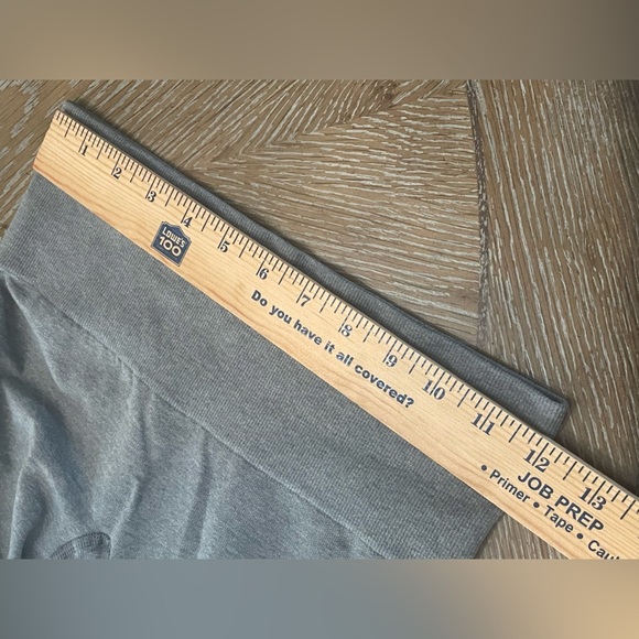 lululemon athletica Gray Cropped Pants - Picture 7 of 8